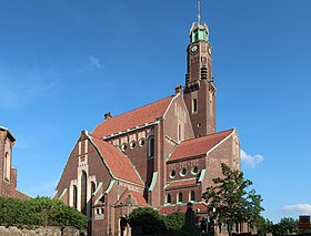 Église d'Engelbrekt vue de l'intersection des rues Kyrkogata et Bragevägen d'Engelbrekt, en 2019