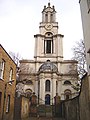 St. Anne's Limehouse (1714–30), façade ouest.