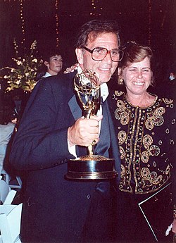Alex Rocco vuonna 1990 Emmy-palkintojen jakotilaisuudessa.
