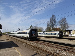 DSB IR4 06, IR4 2006 and IC3 55, IC3 5055 at Hedehusene Station.