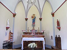 Vue de l'autel et du chœur de la chapelle des Mouilles.