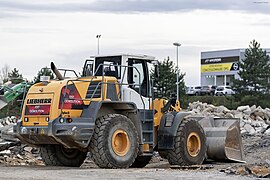 Liebherr L 566 2plus2 (51799333021).jpg