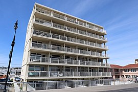 Building on Long Beach boardwalk