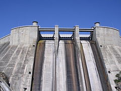 Presa del embalse de El Grado (Huesca).jpg