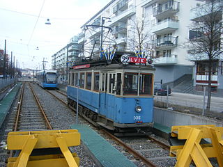 Museummotorwagen 335 op de Tvärbanan (lijn 22); 4 april 2010.