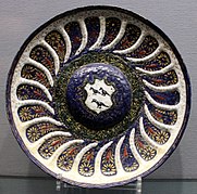 Venezia, piatto in rame smalatato con stemma, 1490-1510 circa, palazzo Cini