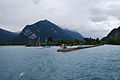 Alfluejo de Aro al la Lago de Thun, kun rigardo al la monto Harder Kulm