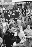 Bundesarchiv Bild 183-1990-0329-028, Berlin, Alexanderplatz, Anti-Stasidemonstration.jpg