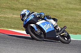 Romano Fenati op een Moto3-fiets van het Sky Racing Team VR46 in 2016.