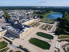 Vue aérienne, à gauche de la pièce d'eau des Suisses.