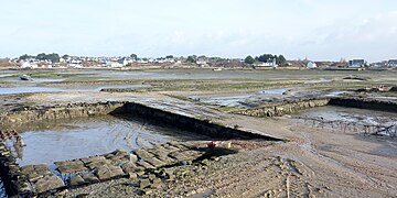 la pointe du Gourec et l'Anse du Pô ; au premier plan parcs ostréicoles.