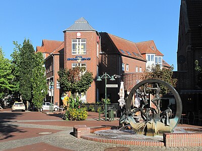 Sculptuur bij Neustraße-Döhrmannplatz