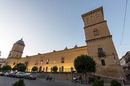 Exterior del Hospital de Santiago.