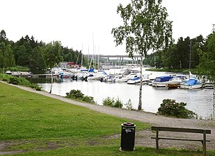 Småbåtshamn vid Pershagsvägen.