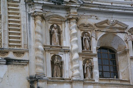 Baroque Solomonic Ionic columns of the Monastery of San Francisco, Antigua, Guatemala, unknown architect, early 17th century[24]