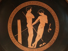 Deportistas en repouso e as súas xavelinas. Pintor de Pistoxenos, medallón ático vermello de kylix, 480-460. Altes Museum, Berlín.