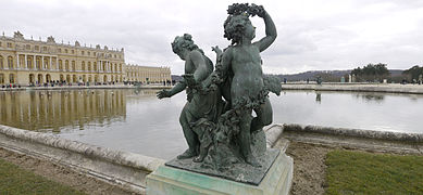 Groupe au Cygne, Statues du Parterre d'Eau