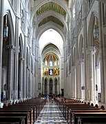 Interior de la catedral de la Almudena en Madrid