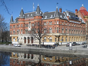Hotel Borgen, Örebro med Svartån i förgrunden.