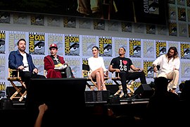 Ben Affleck, Ezra Miller, Gal Gadot, Ray Fisher & Jason Momoa (36072074891).jpg