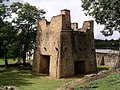 Haut fourneau restauré des anciennes forges de Brocas.