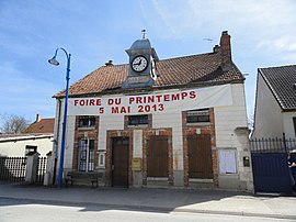 The town hall in Cherville