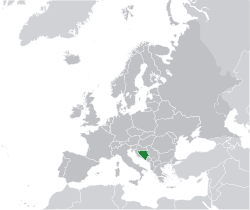 उल्लेखित नक्सा  बोस्निया र हर्जगोभिना  (green) युरोप महादेश मा  (dark grey) को स्थान