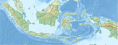 Mapa konturowa Indonezji, w centrum znajduje się punkt z opisem „Cieśnina Makasarska”