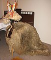 Kecskézés; een geiten-kostuum uit Hongarije, klik op afbeelding voor meer informatie (vergelijk Krampus)