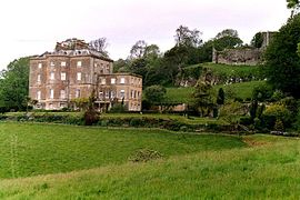 Le manoir près des ruines du château de Penrice.