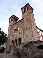 St. Georg, Hauptportal, Treppenzugang