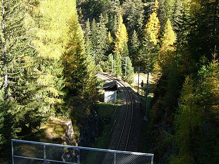 Route after Plaz loop tunnel (viewing direction south) Strecke nach dem Plaz Kehrtunnel (Blickrichtung Süd)