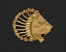 Ozdoba ve tvaru lví hlavy, Achaimenovská říše, asi 6. až 4. století př. n. l.