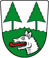 Gemeinde Waldberg In Silber ein gezackter, mit zwei grünen Nadelbäumen bestandener grüner Berg, der mit einem rot gezungten, silbernen Wolfskopf belegt ist.