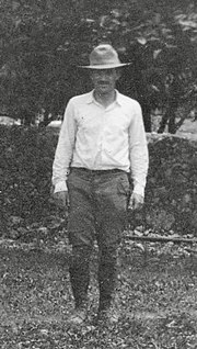 Thumbnail for File:Earl Morris, archeologist in charge of excavations on Chichen Itza project 1924 cropped on Morris.jpg