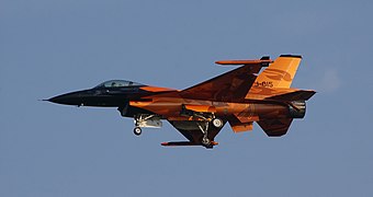 F-16 Solo Display Team Radom 2009 b