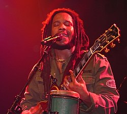 Stephen Marley esiintymässä Kanadan Vancouverissa, vuonna 2007.
