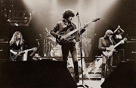 Thin Lizzy в Manchester Apollo, 1983 год. Слева направо: Джон Сайкс, Фил Лайнотт, Скотт Горэм, Даррен Уортон