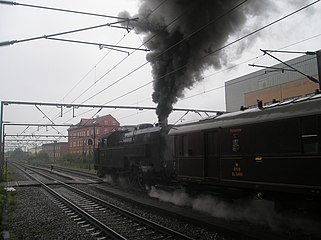 S 736 with heritage train in Odense.