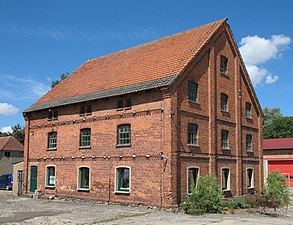 Opslag op terrein herenhuis