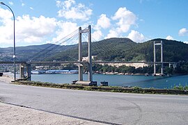 Puente atirantado de Rande en la AP-9 cerca de Vigo.