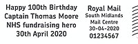 Iste timbro postal britannic in honor de Moore esseva usate in su 100me die natal, le 30 de april 2020