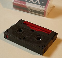 VXA tape V17 (170m), bottom view