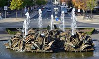 Brunnen vor dem Haupteingang