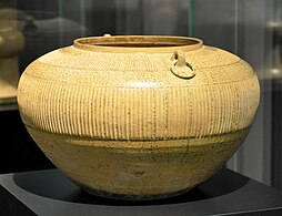 polévaná hliněná nádoba, kolem 300 př. n. l.