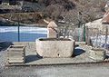 Fontaine publique dans le village.