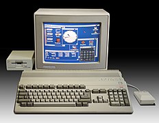 AmigaOS 1.3 (1987) auf einem Amiga 500