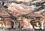 Twee grote Barramundi in de Nawarla Gabarnmung-grot in Arnhemland, Noord-Australië