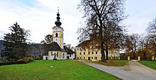 Grafenstein Pfarrkirche hl. Stefan und Schloss 05112011 022.jpg