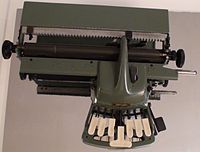 Máquina Blista para la escritura braille.